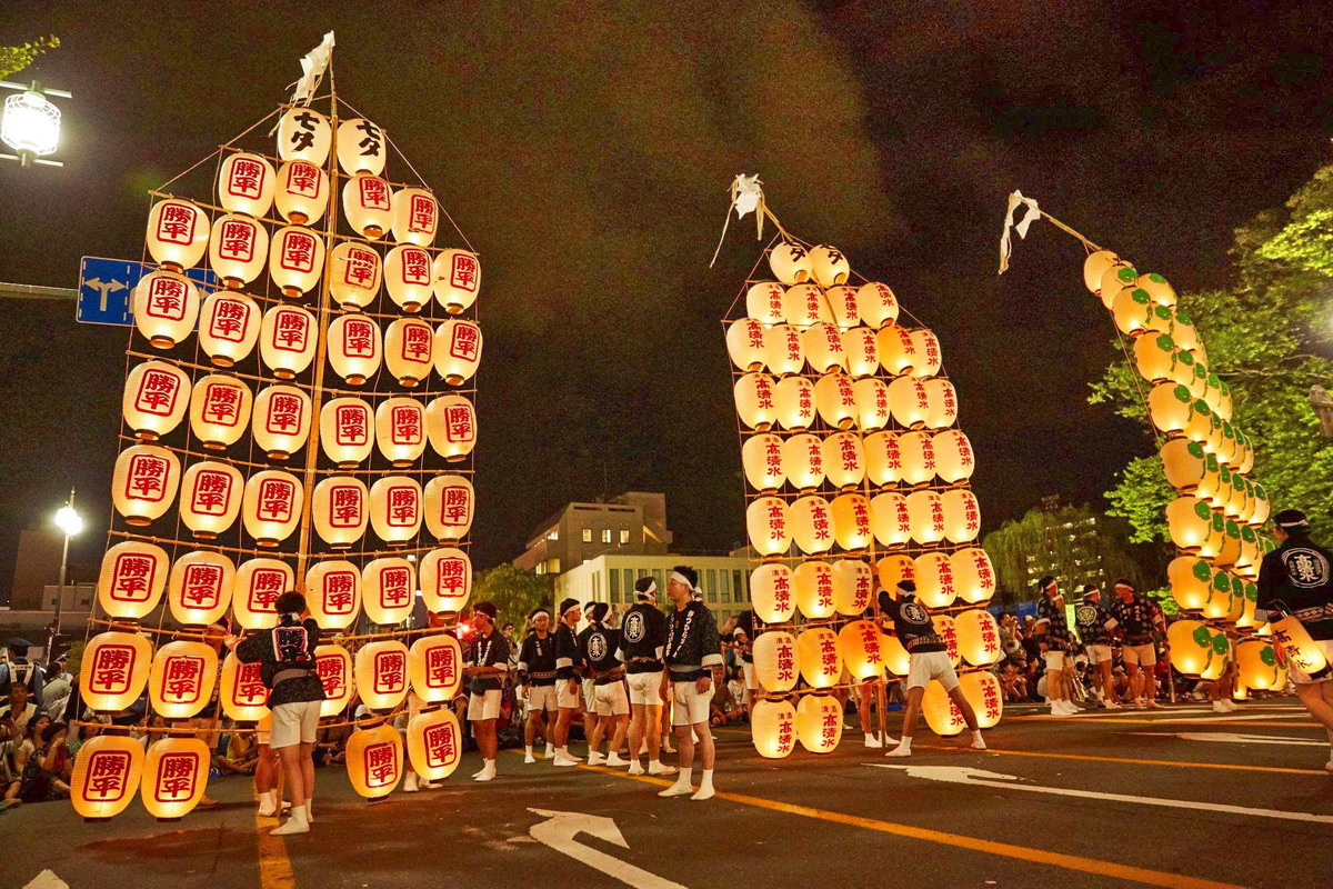 今年的活動可見到來自日本的秋田竿燈祭團隊演出。圖片來源：南瀛國際民俗藝術節