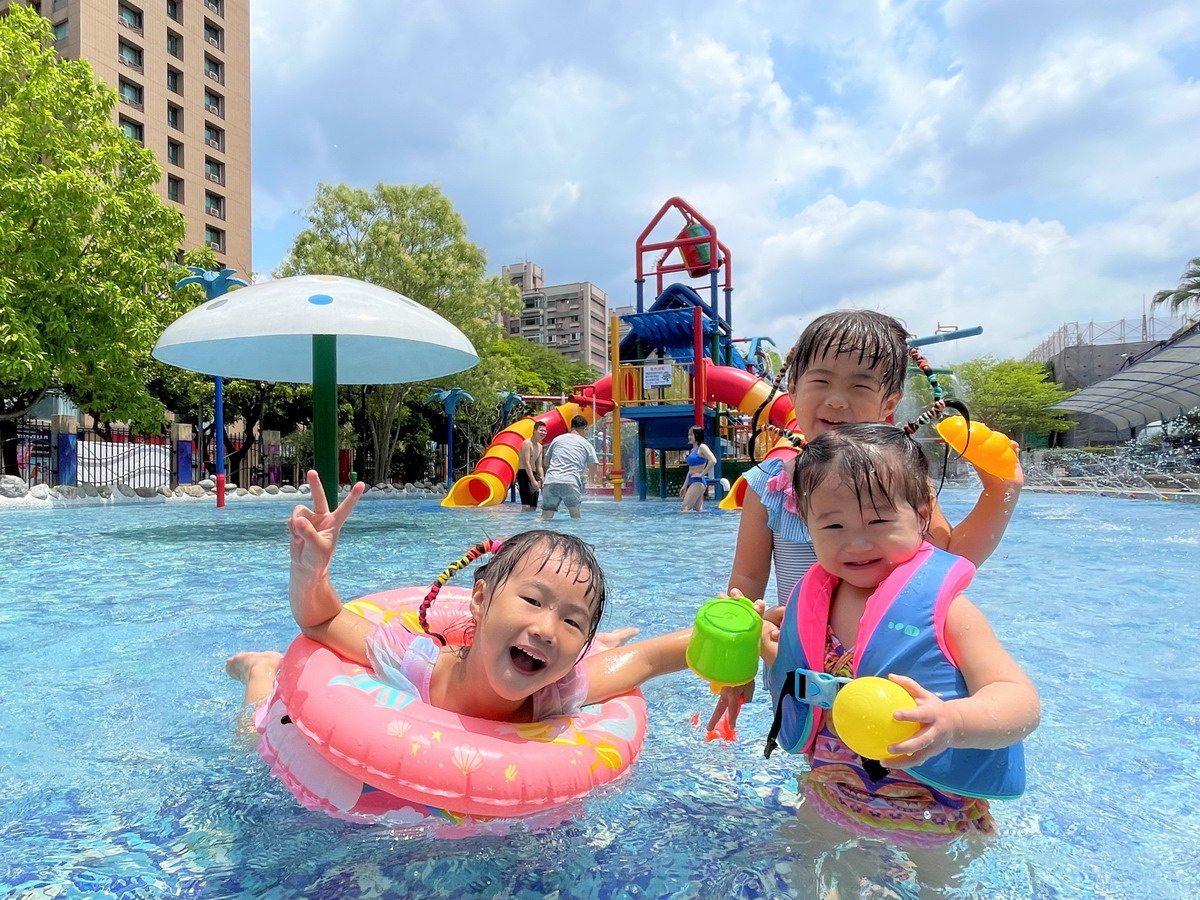 北市自來水園區水鄉庭園，是台北市區內大型戲水地點。圖片來源：台北市政府