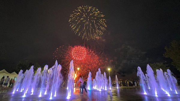 景觀噴泉的噴水時間為：6～9月每晚19:00～22:00。圖片來源：台北市水利局
