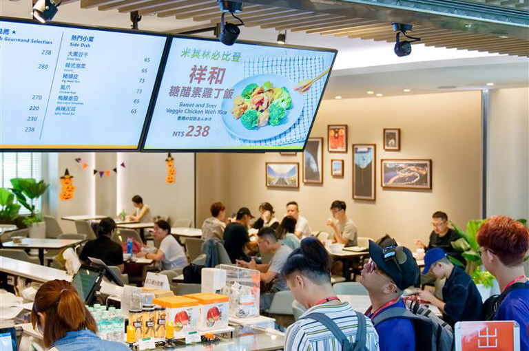 素食餐廳祥和蔬食，與hómee KITCHEN合作，進駐桃機、高雄2大國際機場。圖片來源：昇恆昌免稅商店