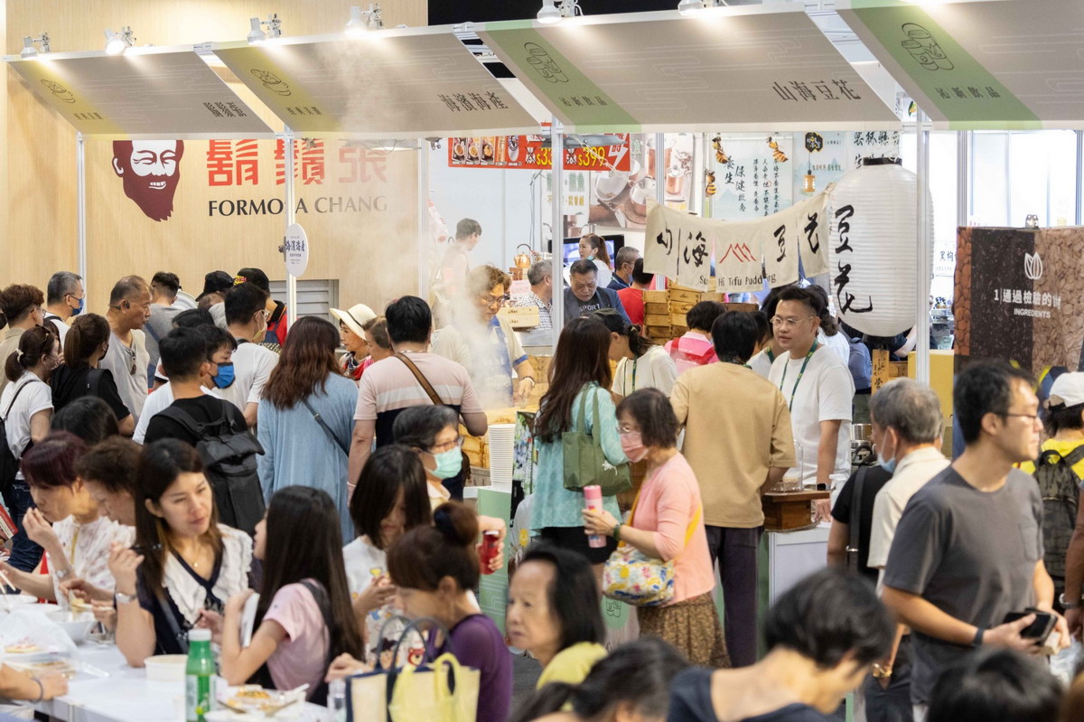 台灣美食展期間，現場無不人山人海。圖片來源：台灣美食展