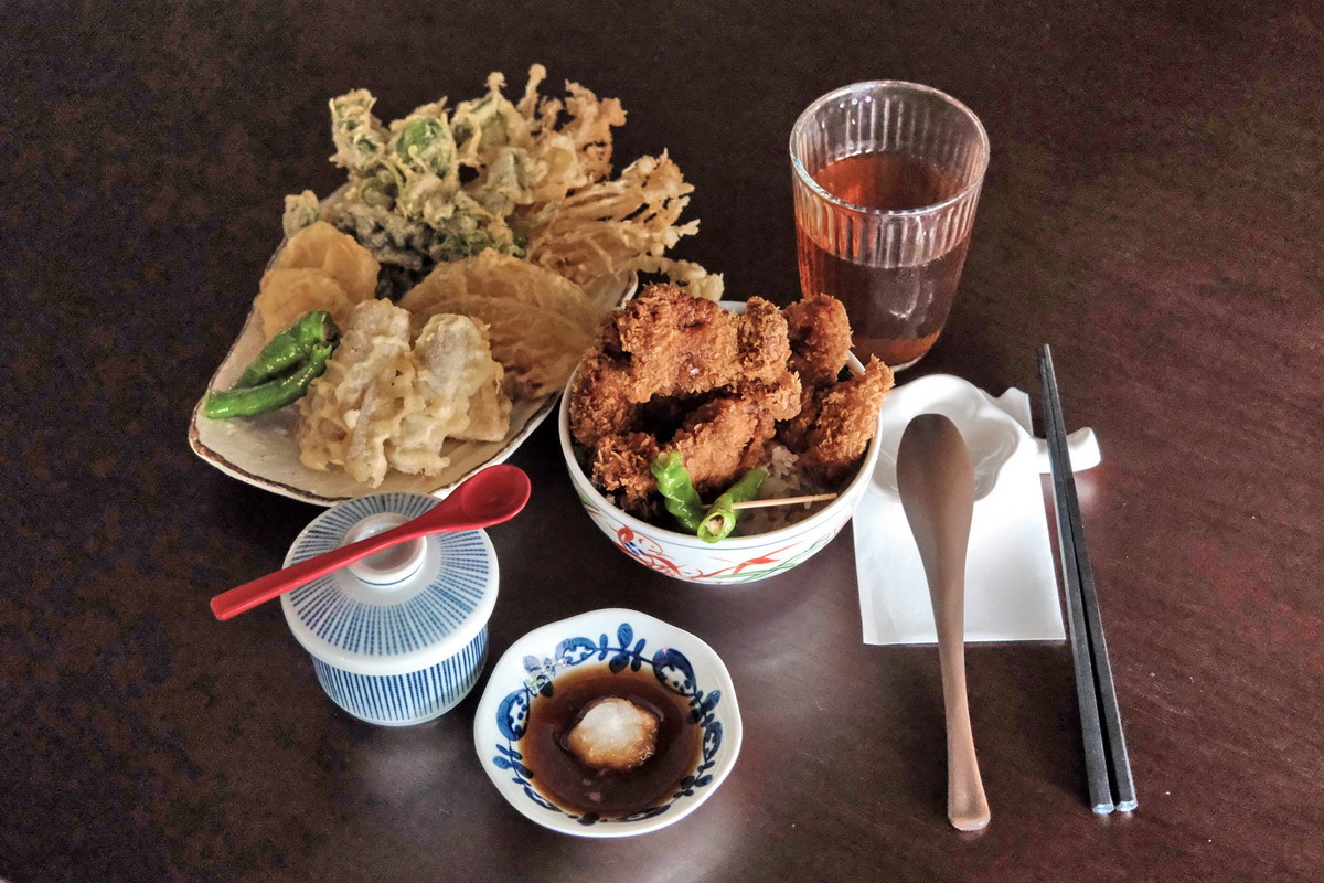 米崙丼飯屋的「炸豬排山丼」（480元+10%）。圖片來源：台北君品