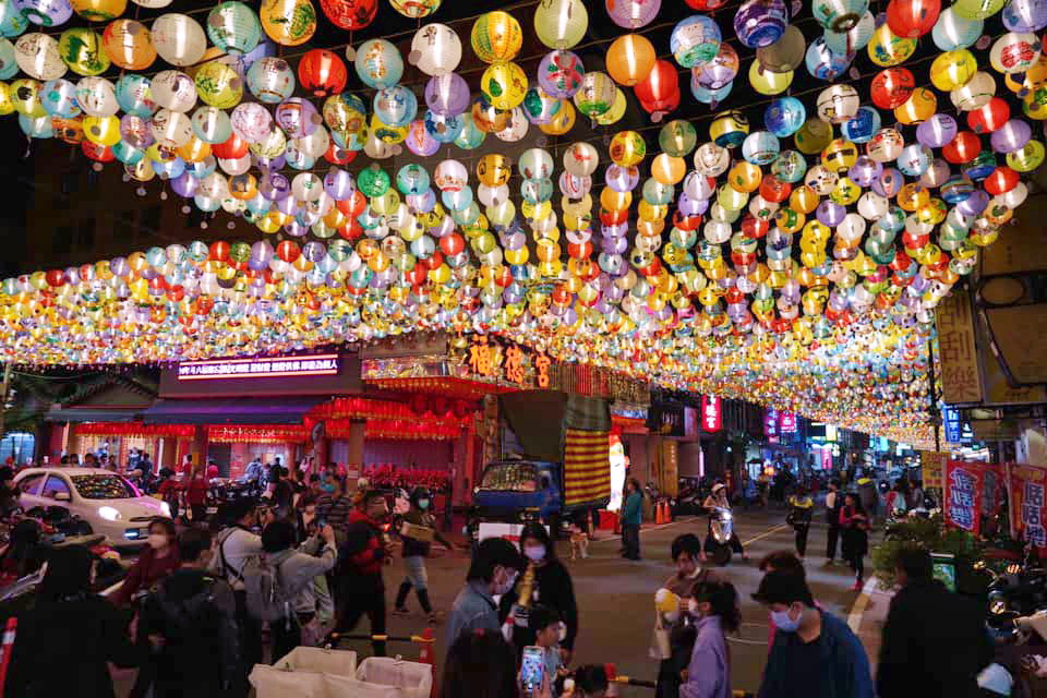 斗六太平老街2萬盞燈龍裝飾,展期12/21至2025/3/21。圖片來源:斗六市公所