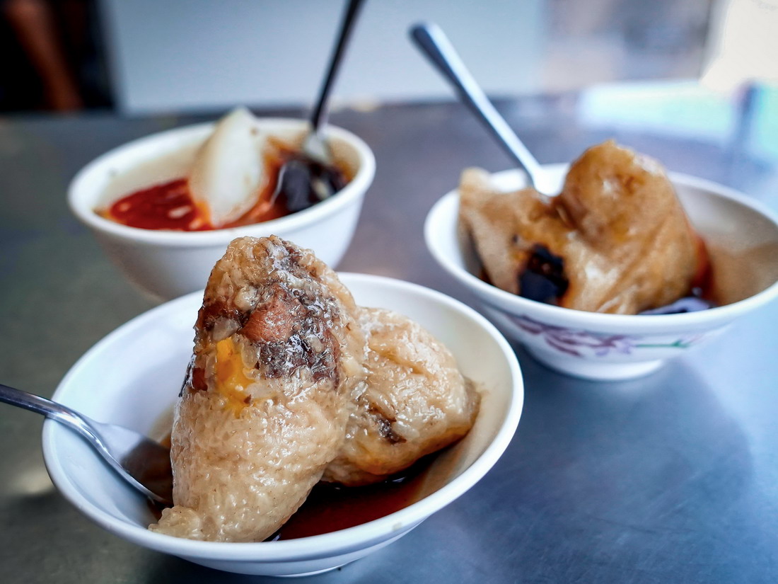 「新港肉粽秀」一顆粽子35元，包有香菇、花生和滷肉，古早味口感讓人懷念。圖片來源：嘉義文觀局