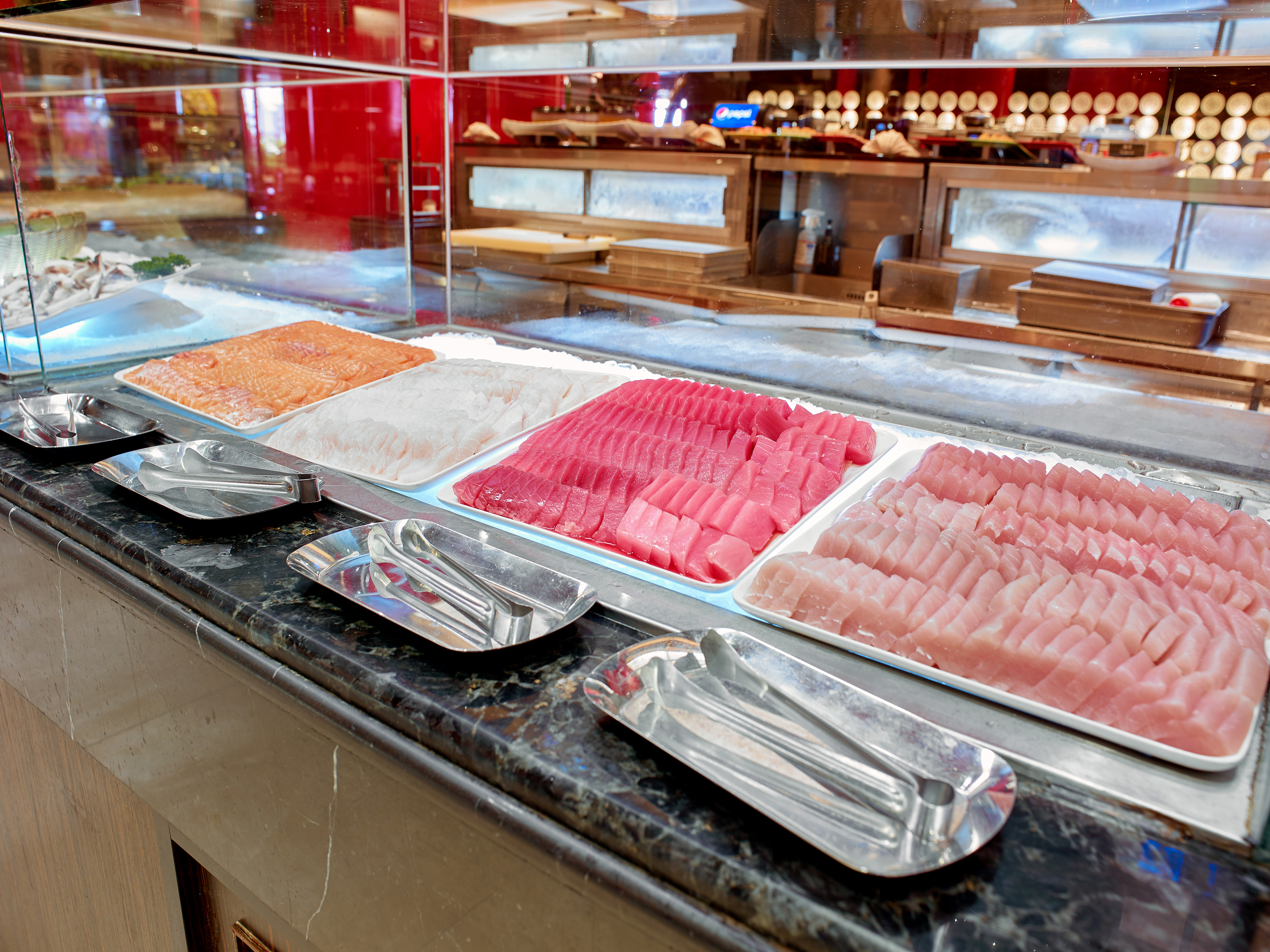 台北圓山大飯店松鶴餐廳雙人與四人券方案同步推出買10送1優惠活動，適合家庭聚餐、企業聚會，輕鬆品味圓山經典風味。圖/圓山大飯店提供